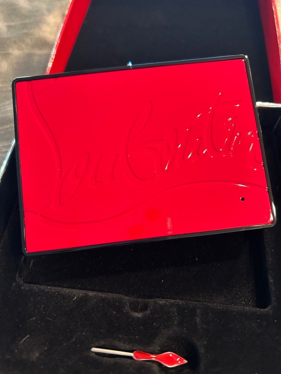 ♥️🖤Christian Louboutin Abracadabra refillable case with mirror 🖤♥️ - Picture 6 of 14